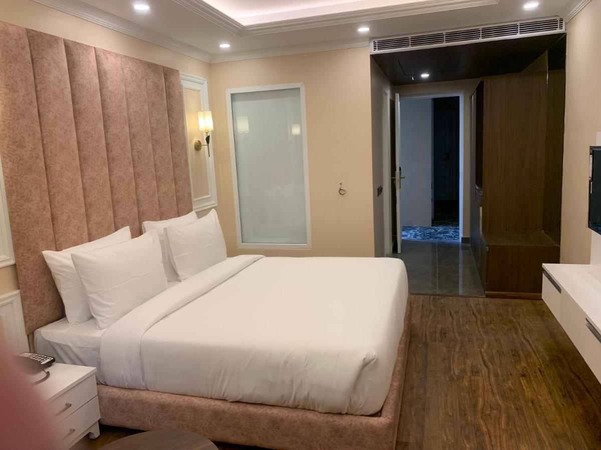 Claret Inn & Suite Далхаузи Экстерьер фото